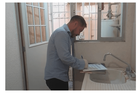 Cliente firmando escrituras 4