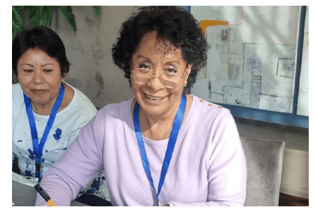 Cliente firmando escrituras 9